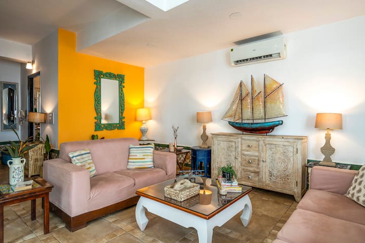 Living room image 7