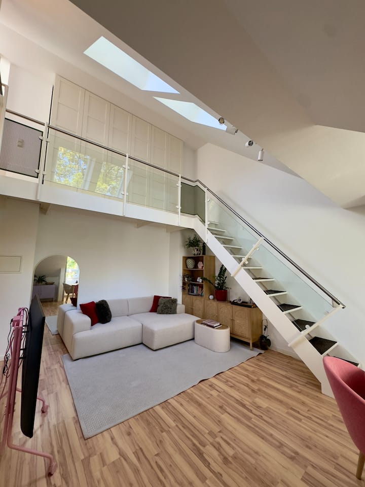 Bright, Stylish Maisonette Loft In Bogenhausen - Munich
