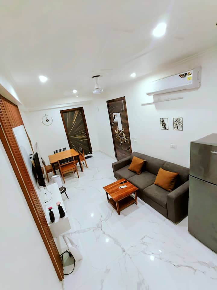 Near Airport, South Delhi, Green View, 3bhk" - Delhi