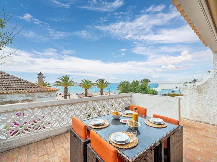 Beachfront Apartment With Sea View Balcony, Luz - Luz
