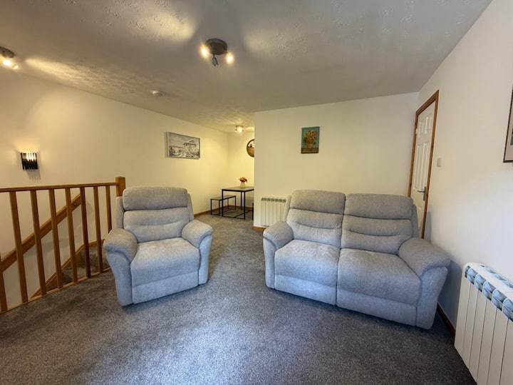 Spacious 2 Bed 1st Floor Flat - Fully Equipped - Inverness