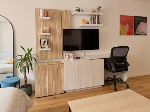 Top performing Airbnb: Modern Apartment in Maxvorstadt in Neuschwabing