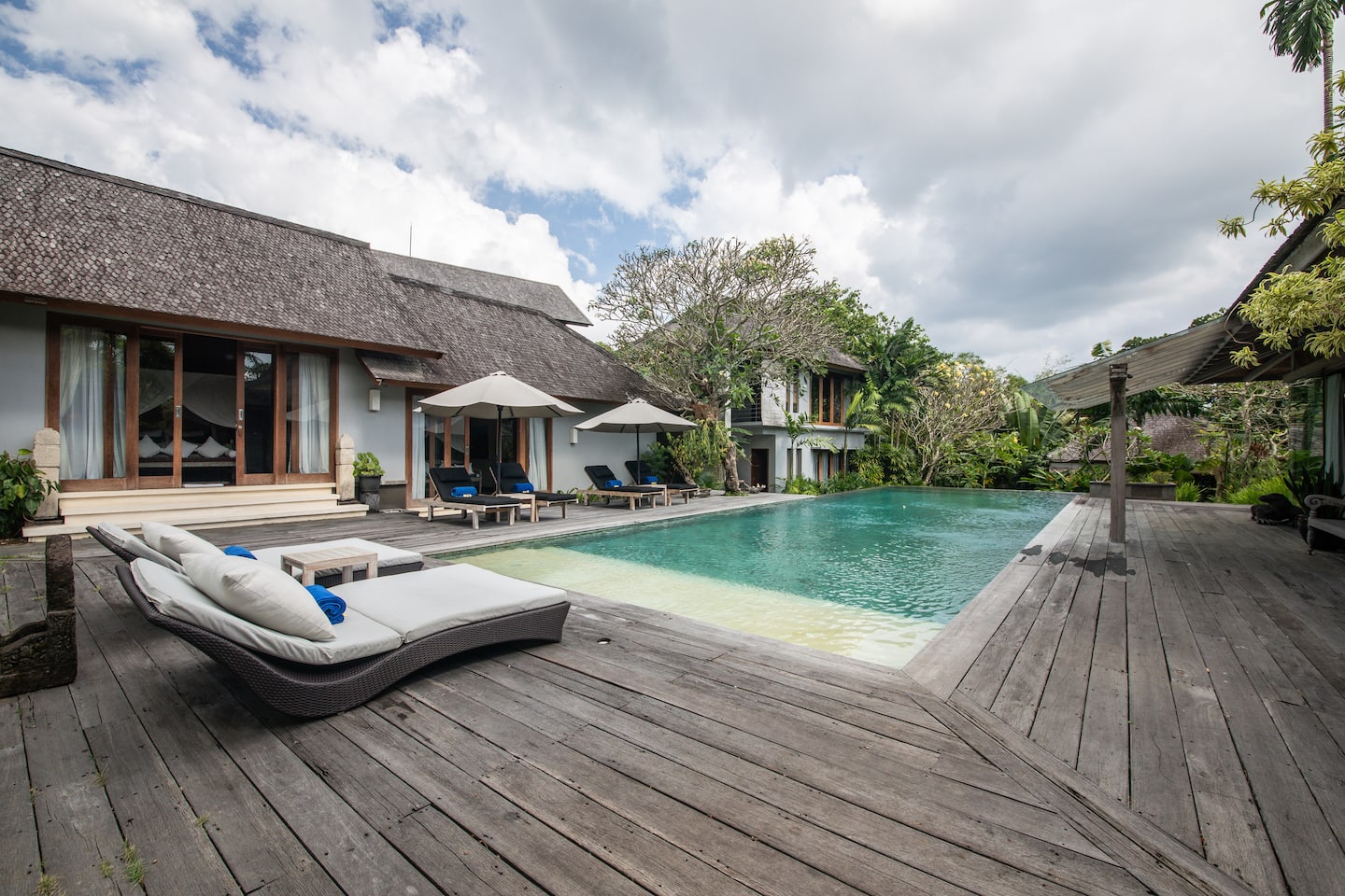 Villa Hansa 5 BR private pool villa in Batu Bolong · Canggu, Bali — photo 2