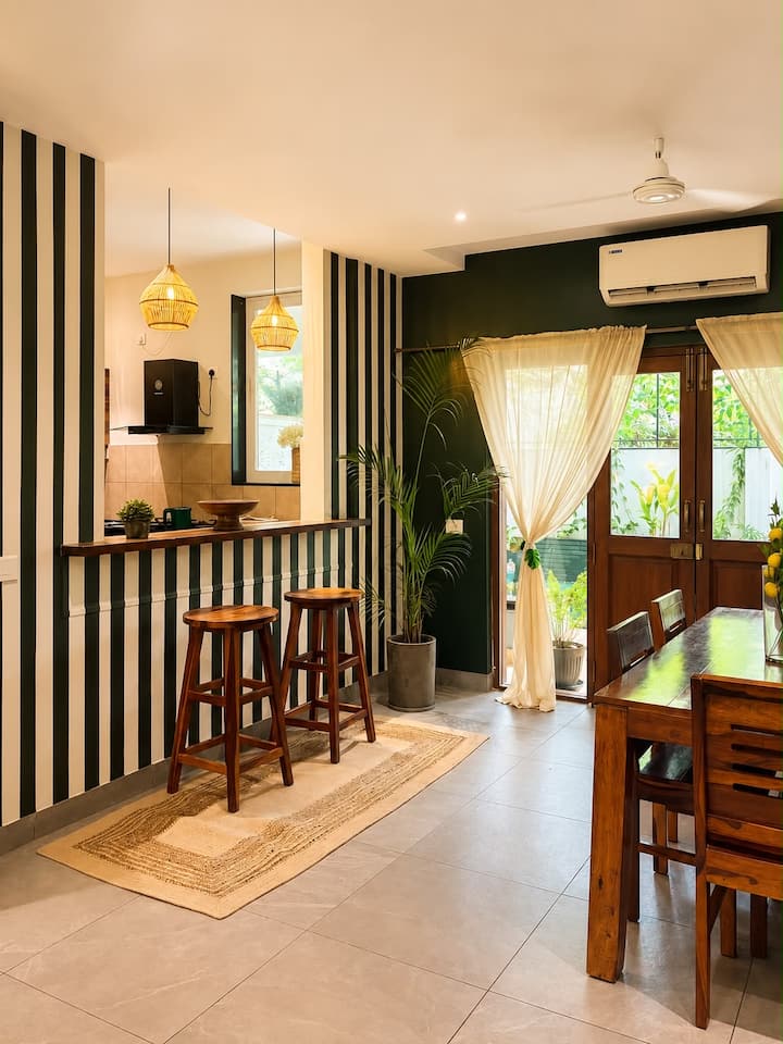 Dining area image 3
