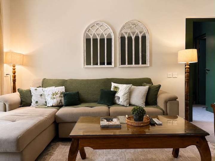 Living room image 4