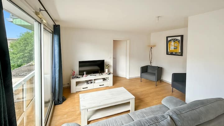 Appart Lumineux Centre-ville - Parking - 2 Pers - Aurillac