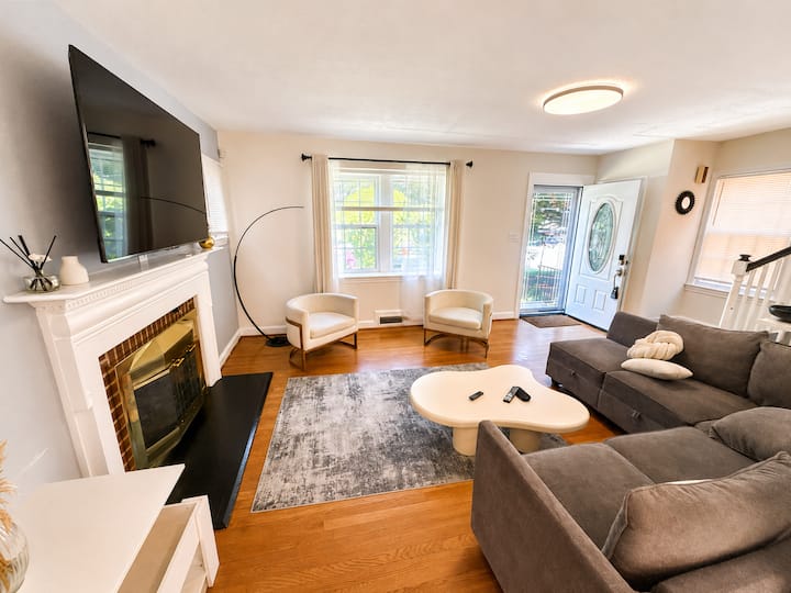 Charming Dc Home 3br&3ba Park Views Parking - Silver Spring, MD