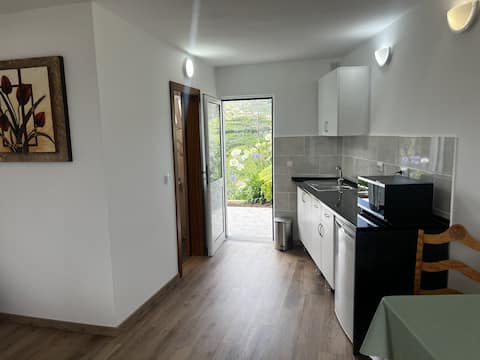 Popular Airbnb listing: Mountain View Dedicated Parking Private Entrance in Prazeres