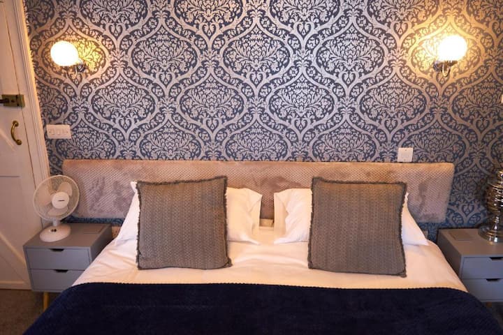 Double-sdb Privée Avec Baignoire Et Douche-premièr - Wallingford