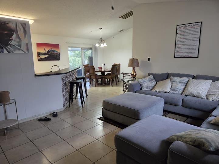 Clean Private Room With Private Bath - Deltona, FL