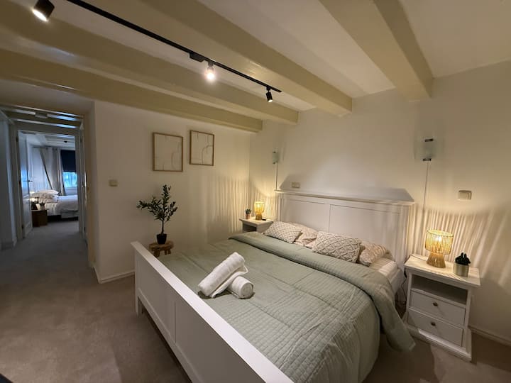 Stylish Canal View Apartment | Walk To Leidseplein - Amsterdam