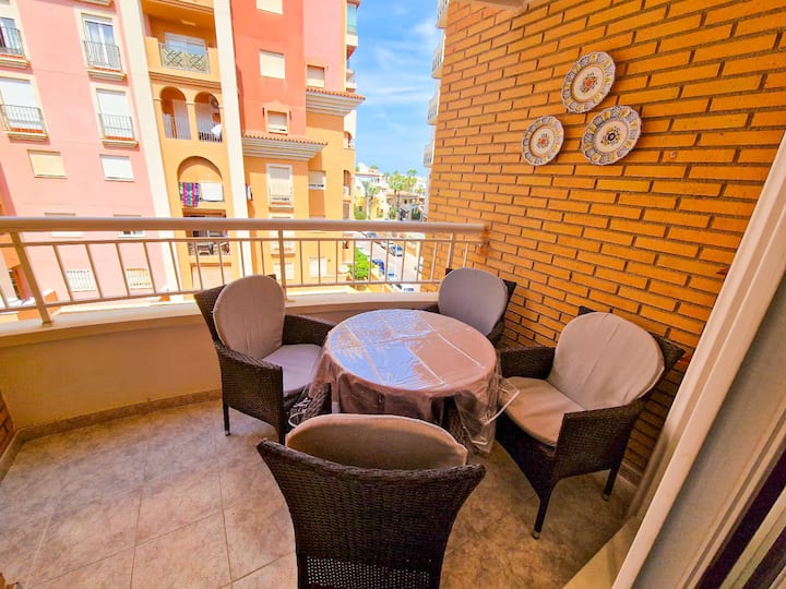 Lovely Apartment In Prime Location - 250 M Beach - Torrevieja