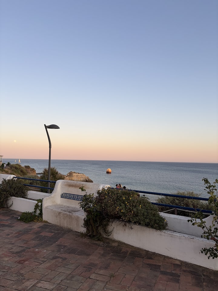 Beachfront Apartment In Portimão - Praia da Rocha