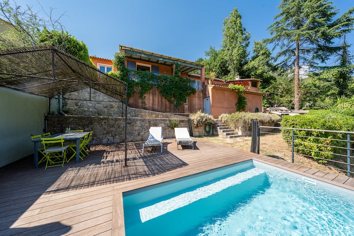 Maison Familiale Avec Piscine Dans La Nature - Antibes
