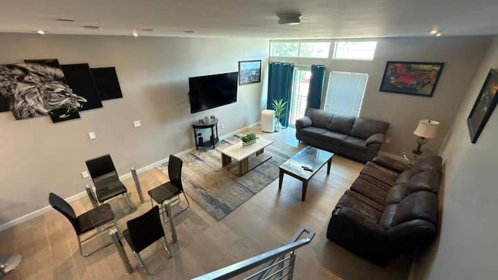 Stylish 5br Townhome - West Hollywood, CA