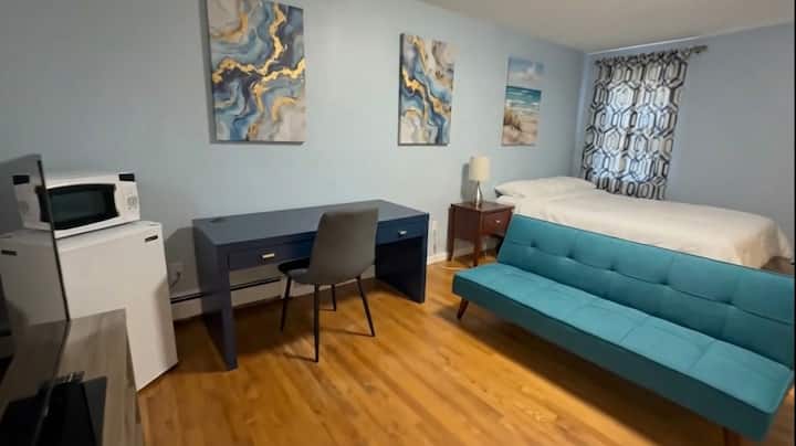 Private Studio With Parking, 3-min Walk To Subway - Boston, MA