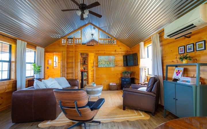 Wildblumenweg With House & Casita - Johnson City, TX