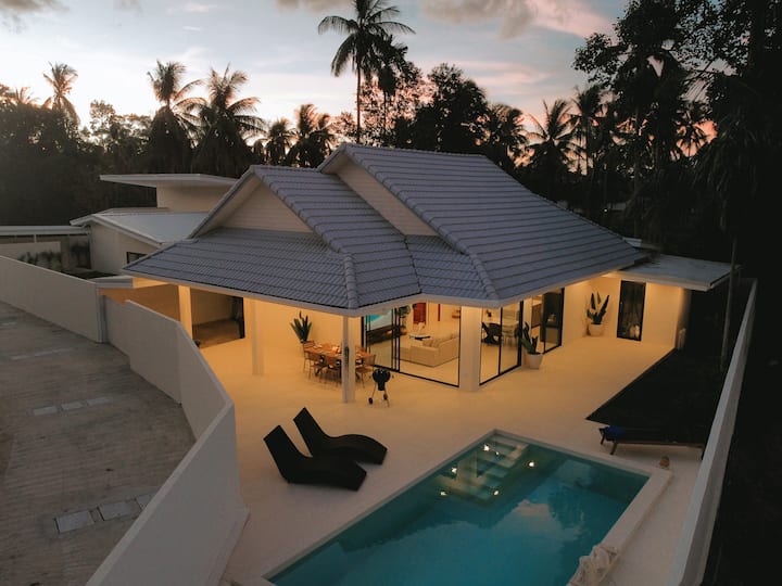 Le Chateau De Maman | 4br Pool Villa In Maenam - Koh Samui