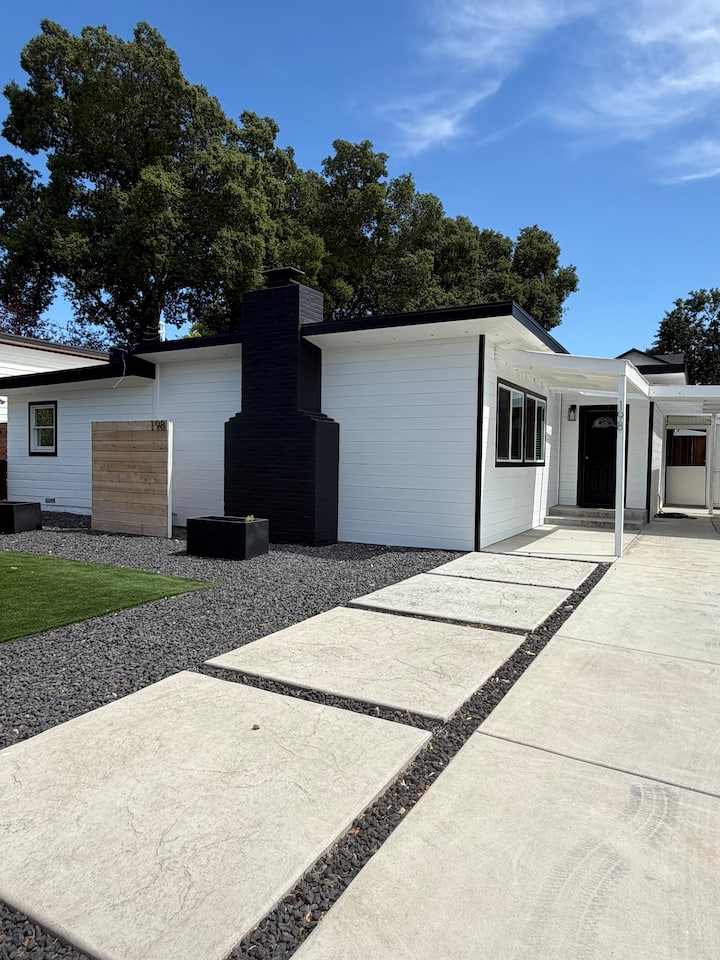 Modern Fully Renovated/furnished 2-bedroom 2-bath - Walnut Creek, CA