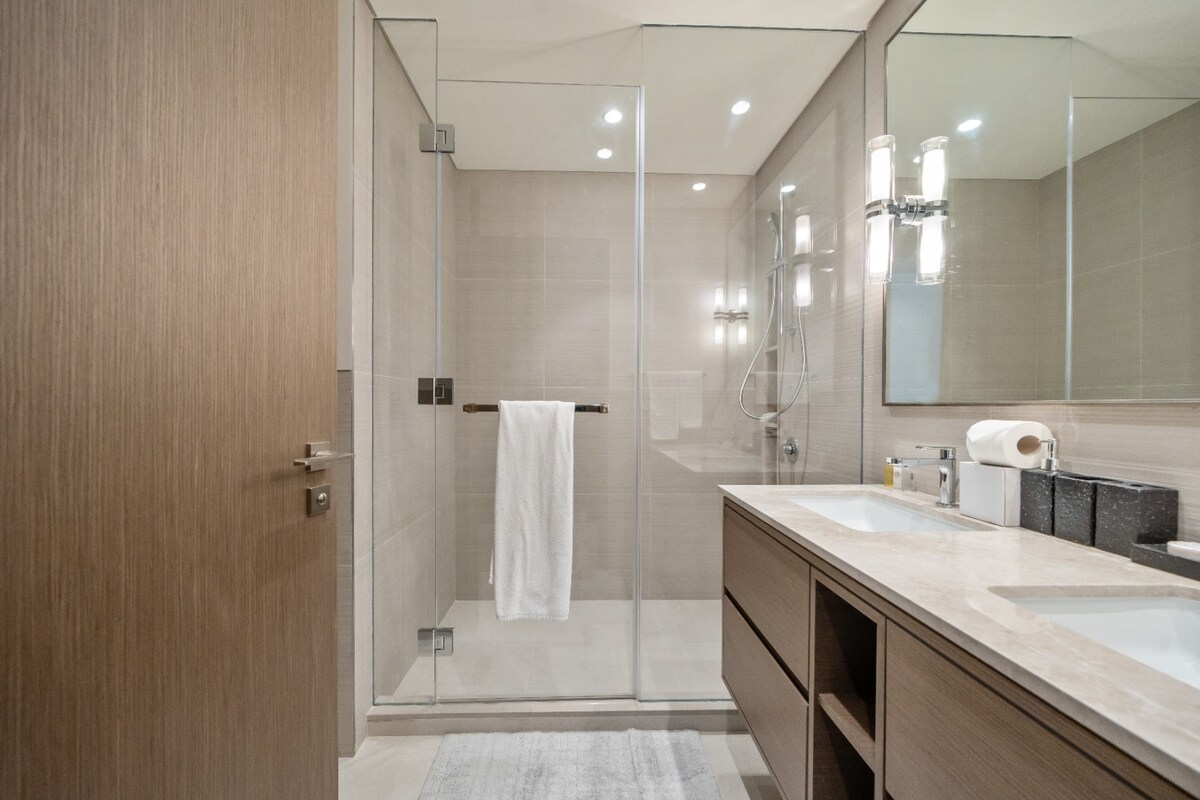 2 Bedroom Furnished Apartment with Fountain View · XII 4