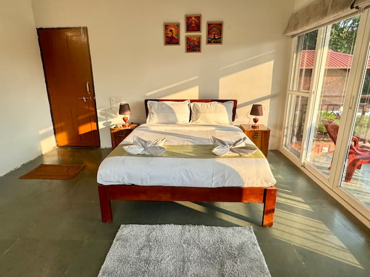 Bedroom 2 image 1