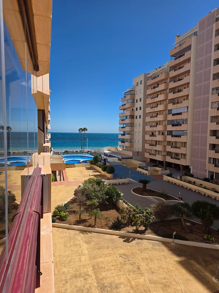 Sunny Calpe Apartment | Steps From The Beach - 卡爾佩