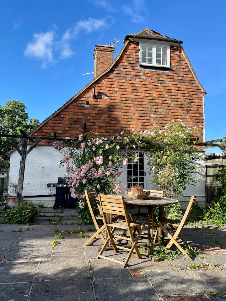 Cosy Cottage By The Church - Tenterden