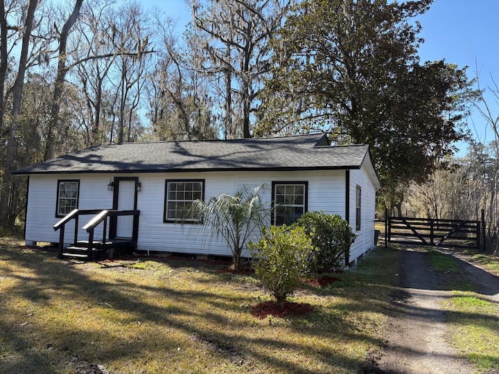 The Edgewood Family Haven - Jacksonville, FL
