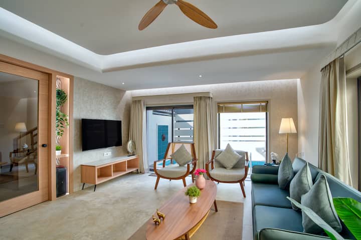 Living room image 8
