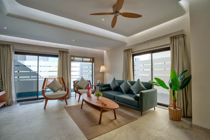 Living room image 1