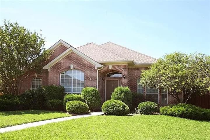 Spacious 3br | Family Friendly | Office | Sleeps 6 - Frisco, TX