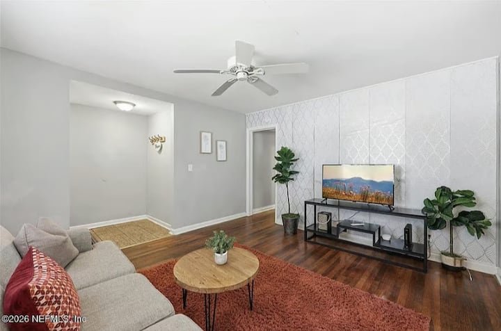 Charming Avondale Retreat | Centrally Located - Jacksonville, FL