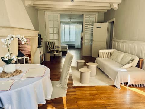 Annonce Airbnb populaire: Charming and ideally located apartment à Châteauroux