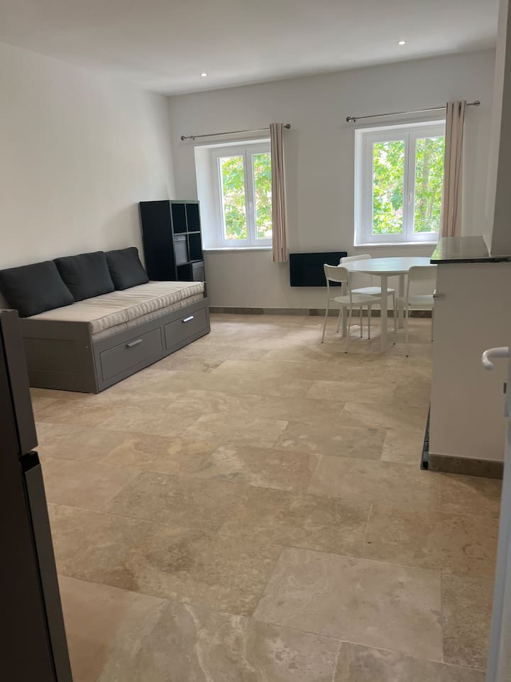 7- Beau Studio Neuf Et Central - Bagnols-sur-Cèze