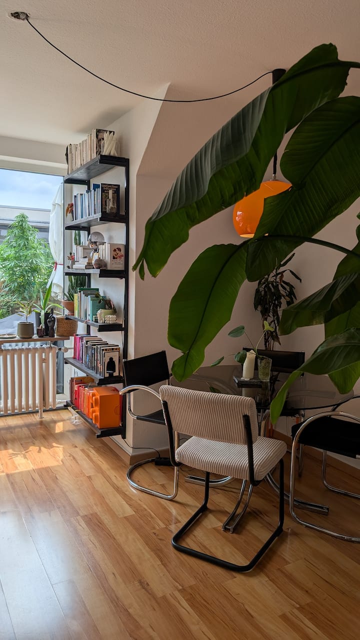 Urban Jungle City Apartment - Cologne