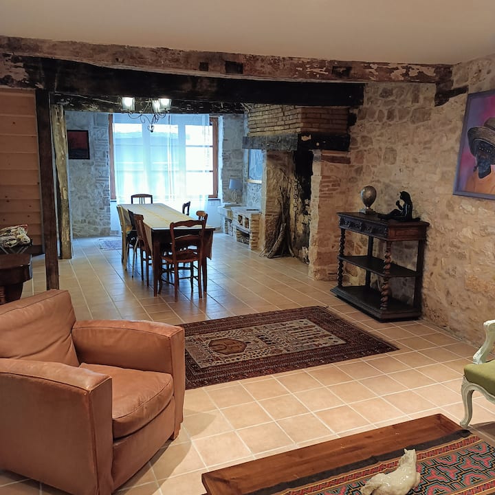 Maison De Charme Dans Un Village Médiéval Classé - Gaillac