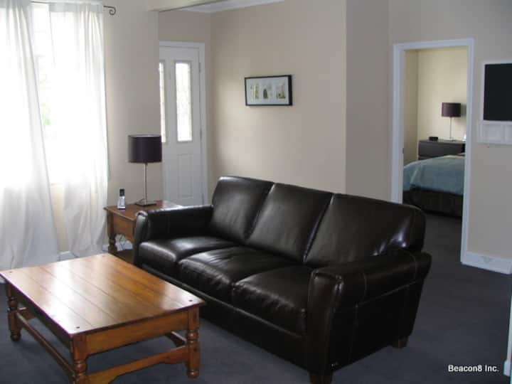 Executive 1-bedroom Suite With Dedicated Office - Edmonton