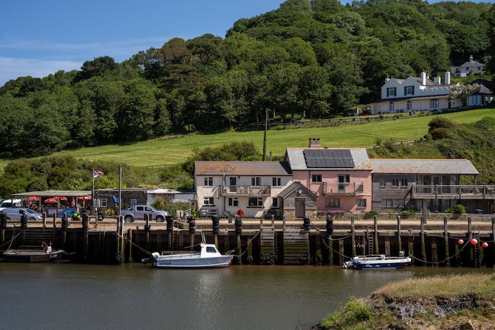 Harbour Life - Rosie's Cottage - Seaton