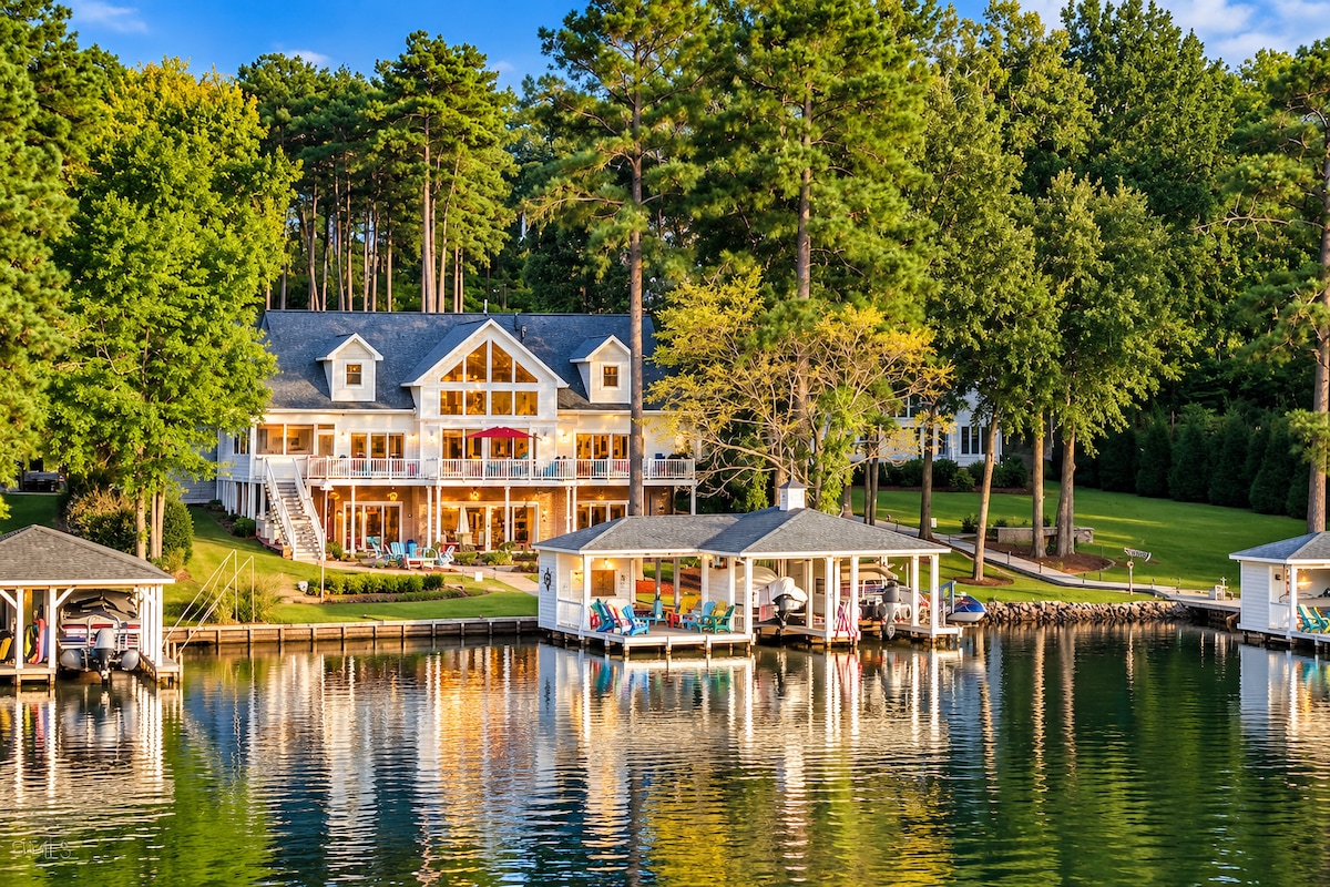 Luxury Lake Home, Pool Table, Game Room, Hot tub - Houses for Rent in ...