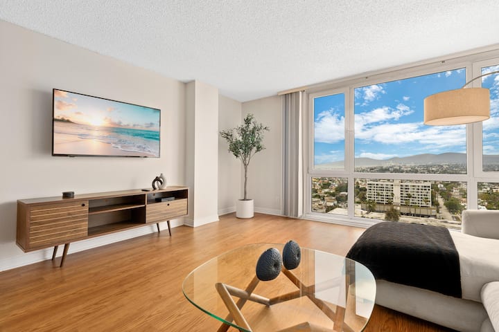 Full Ocean View Retreat Pool, Gym & Free Parking - Marina del Rey, CA