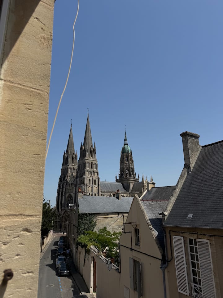 L'inoubliable Fenêtre De Bayeux - Bayeux