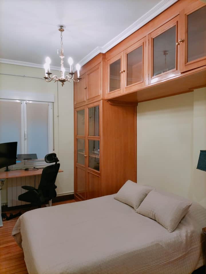 Habitación Cama Doble Muy Tranquila Bilbao Centro - Bilbao
