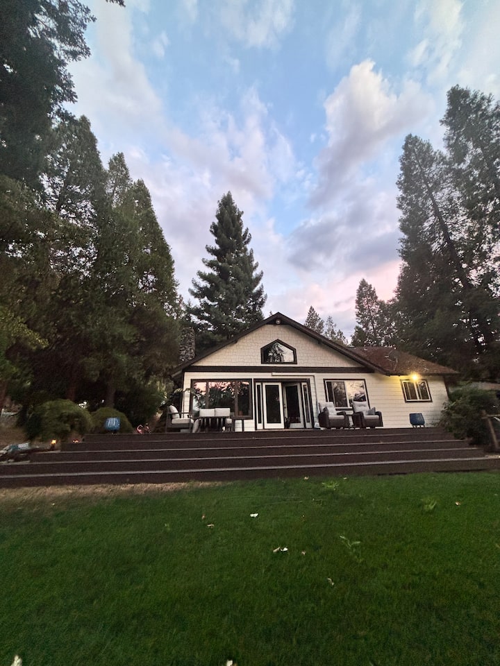 River House Gem, Near Grants Pass. Fish & Chill - Grants Pass, OR