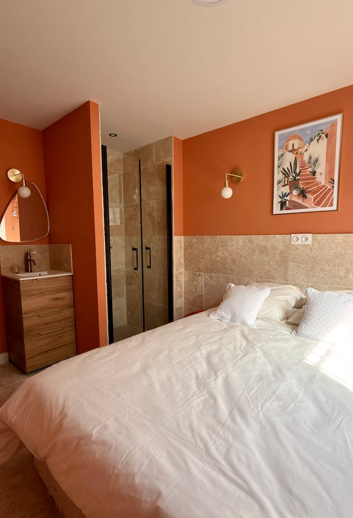 Logement Avec Parking Privatif - Quartier Calme - Perpignan