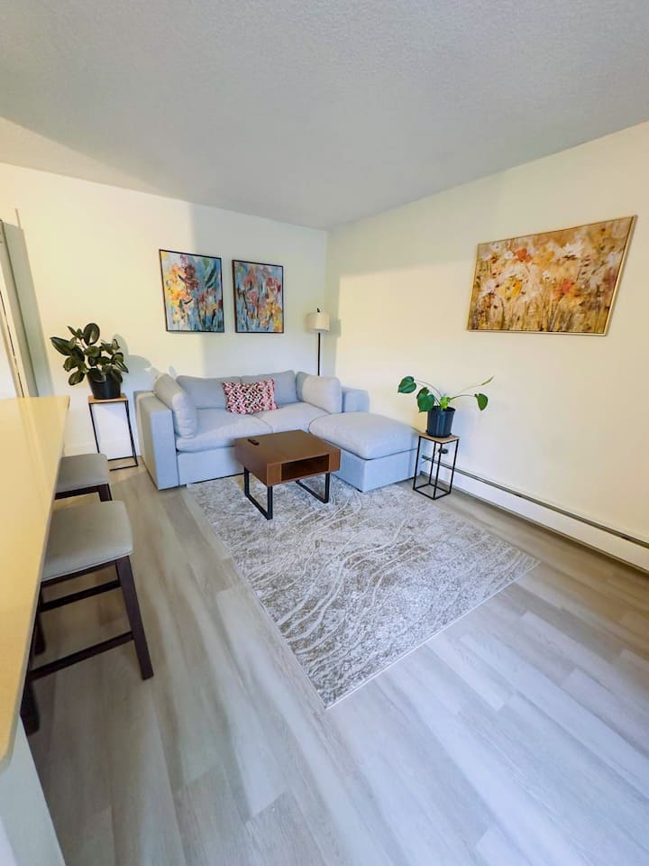 1-bedroom Condo - Perfect Calgary Base - Canada