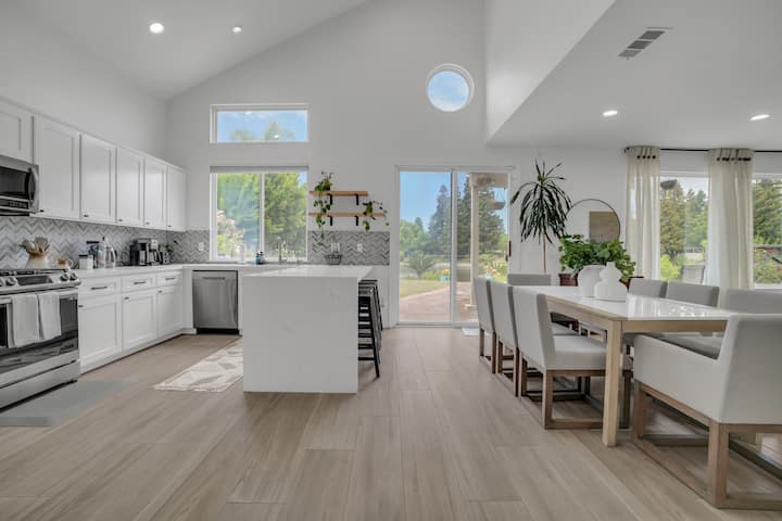 Gated & Lagoon-side | Spacious Stockton 4br Home - Stockton, CA