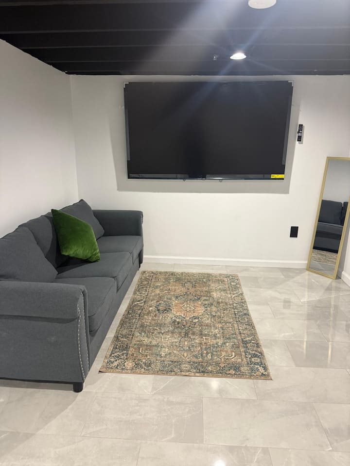 Long Term Stays 30+ Days Only One Bedroom Unit - Dearborn, MI