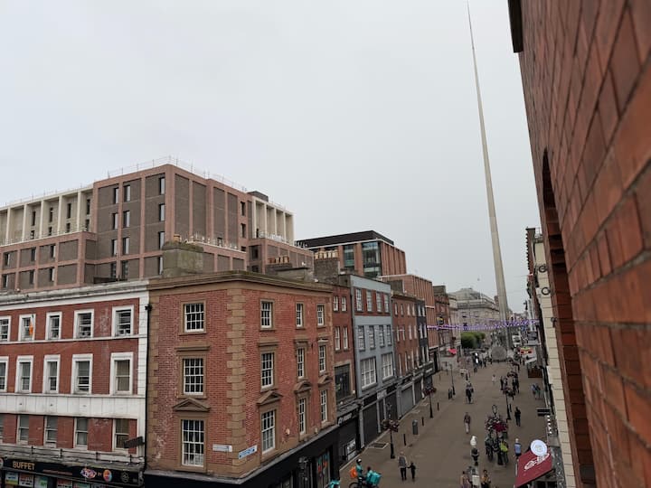 Spire View! Bright & Cozy 2br City Center Gem Apt - Dublín