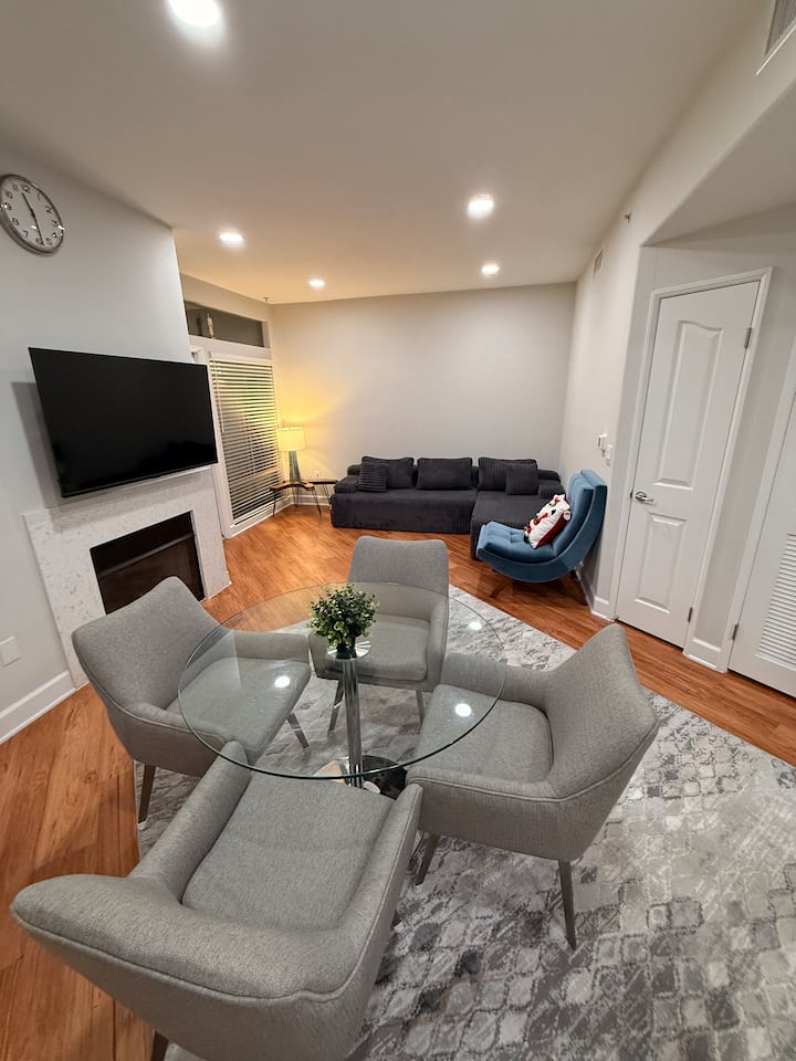 Resort Style 1+1 Hearth Of Los Angeles Apartment - Los Angeles, CA