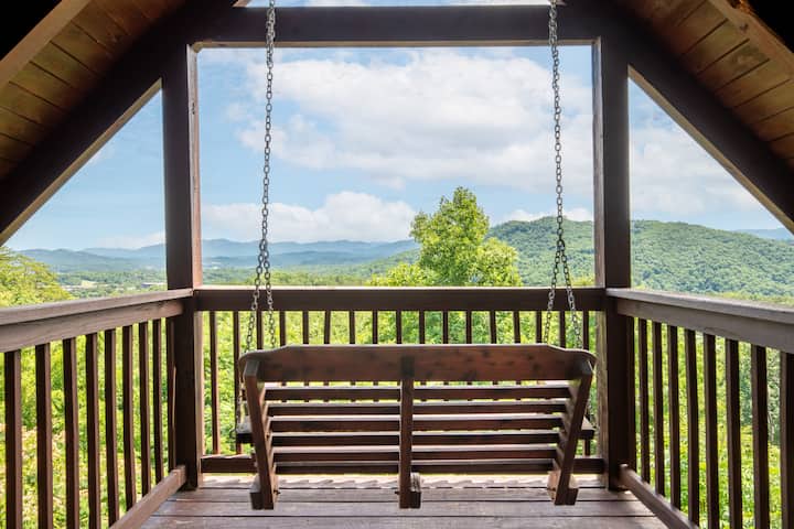 Rendez-view | Theater, Game Room, Hot Tub - Pigeon Forge, TN